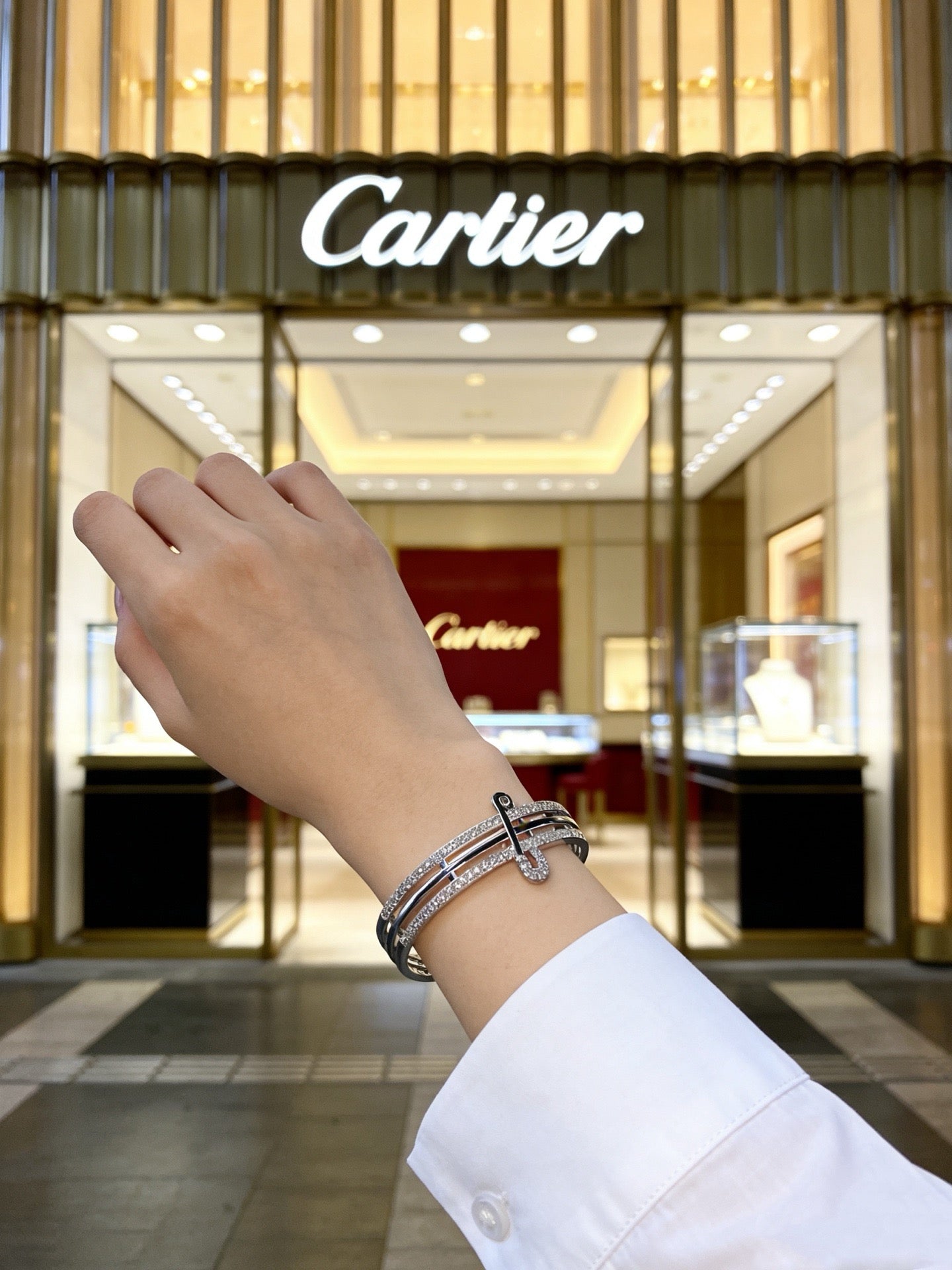 Cartier V Gold Bileklik Serisi