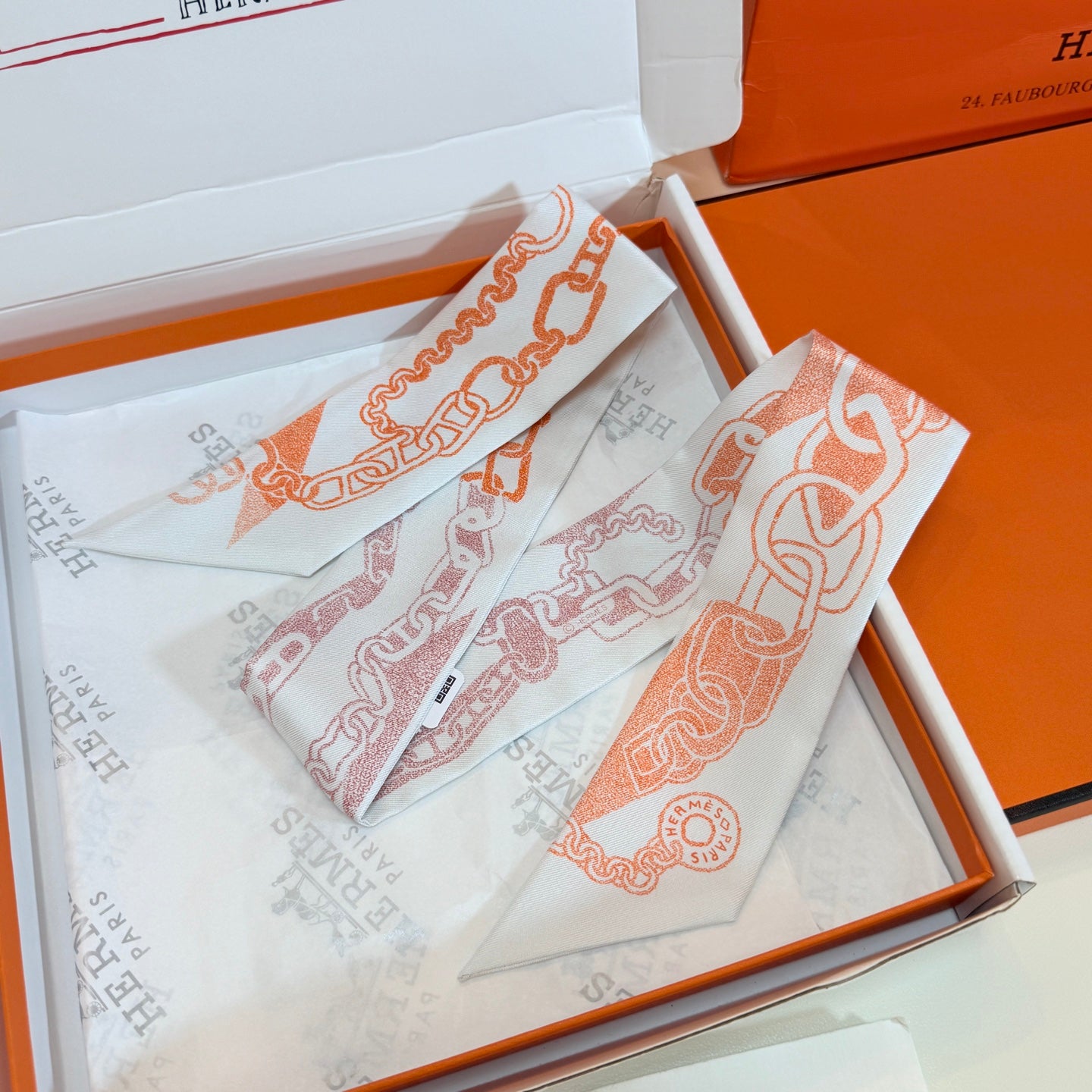 Hermès Twilly İpek Eşarp