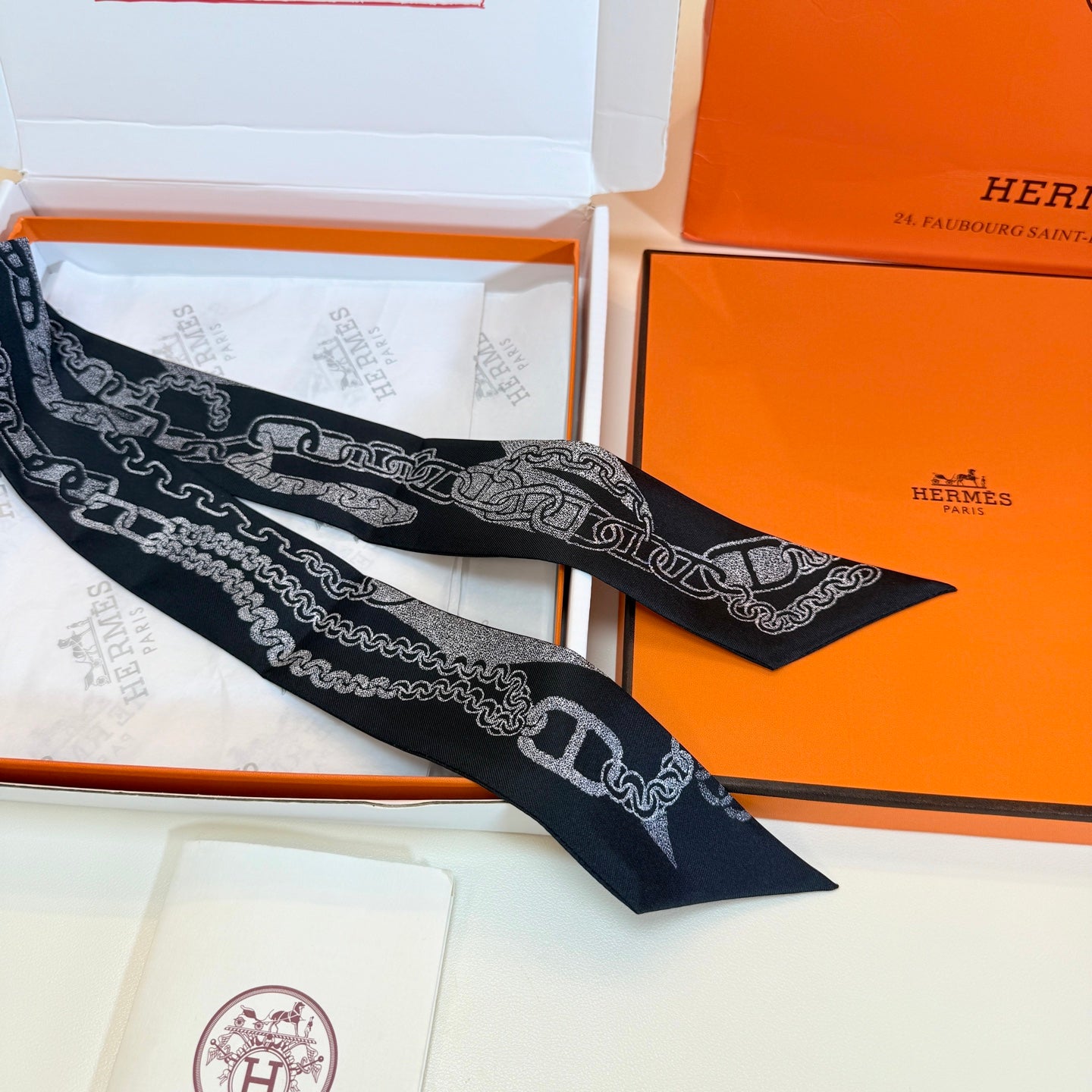 Hermès Twilly İpek Eşarp