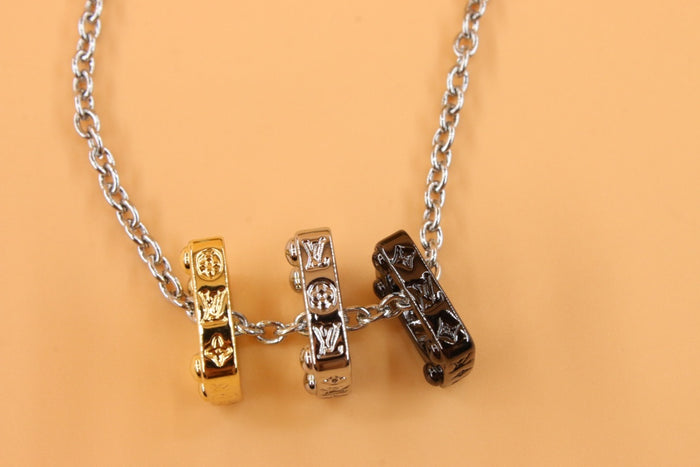 Louis Vuitton Monogram Bold Kolye
