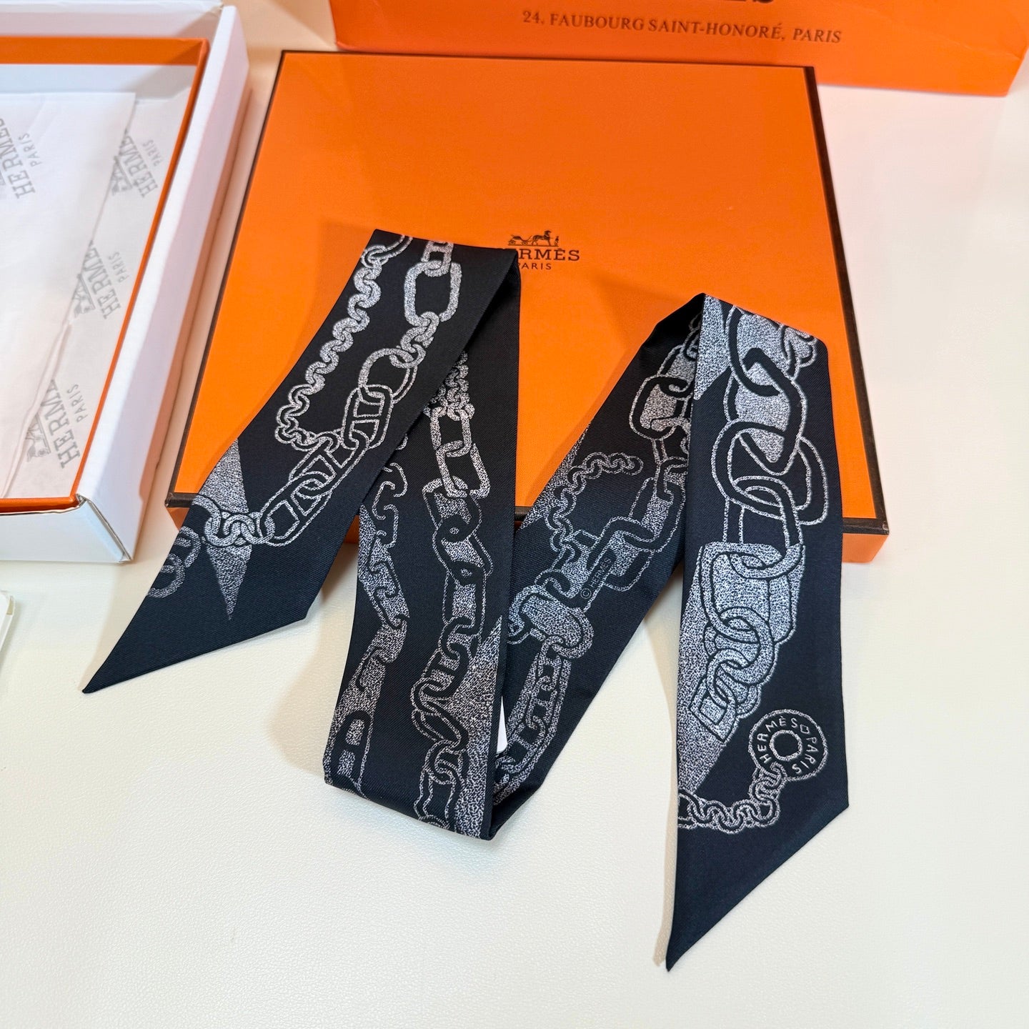 Hermès Twilly İpek Eşarp