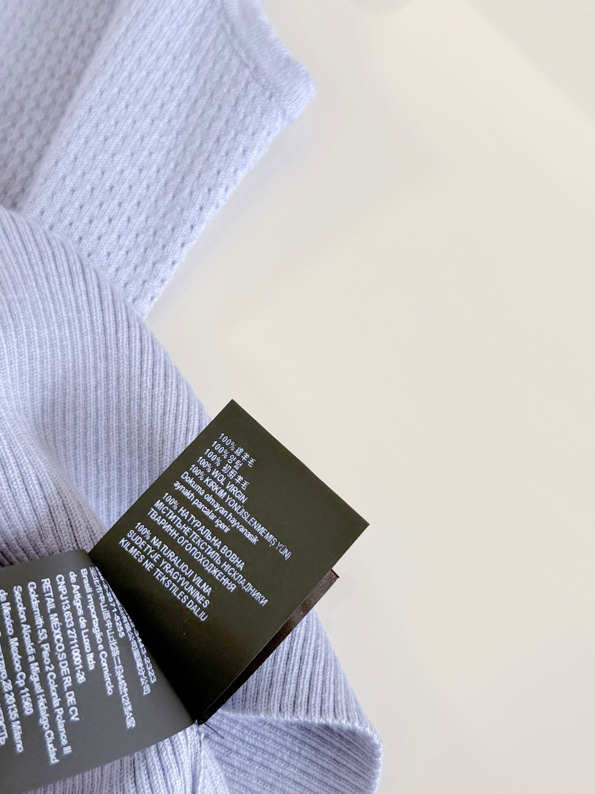 26W Ajur Detaylı V Yaka Triko Askılı Üst